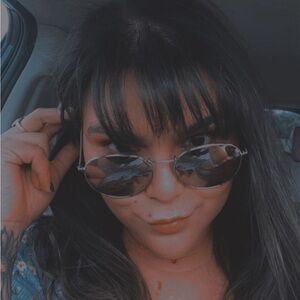 Meet your Posher, Veronica